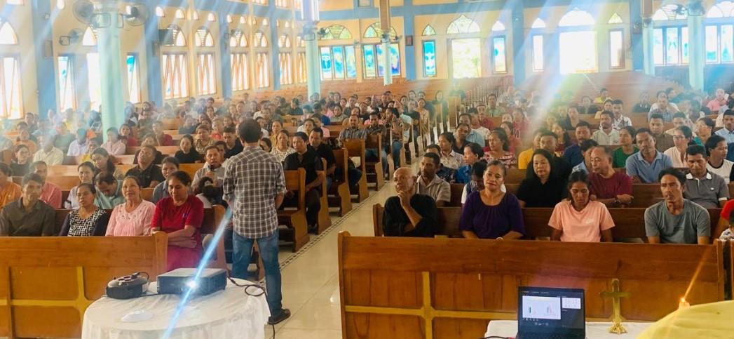 Kegiatan rekoleksi bagi orang tua calon penerima komuni pertama. (Foto : Dion)